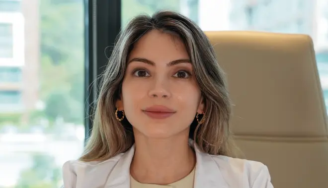 La dottoressa Rabia nel suo ufficio alla Elitklinik